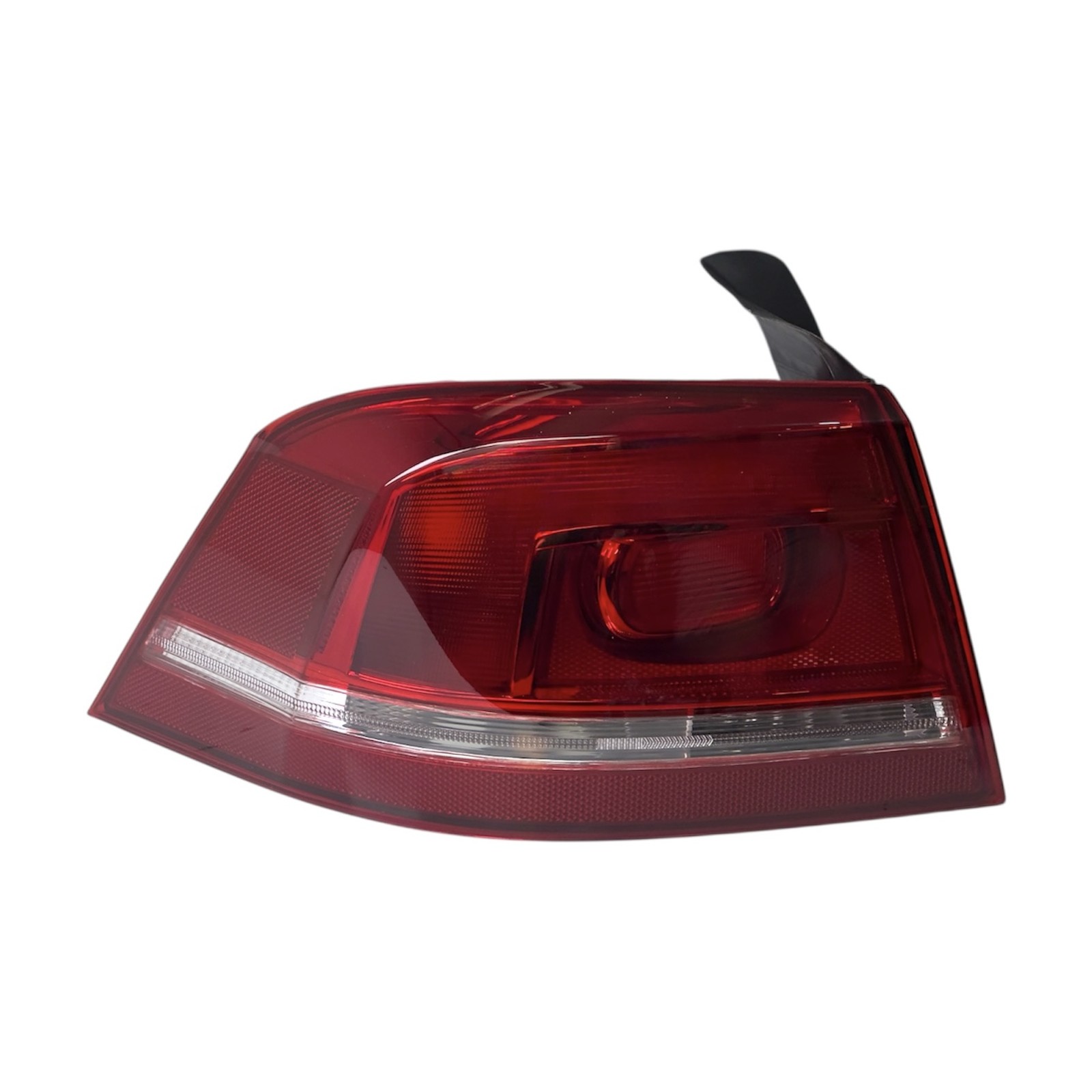 Dış Stop Lambası Volkswagen Passat B7 2011-2014 (SOL, COMFORTLINE)