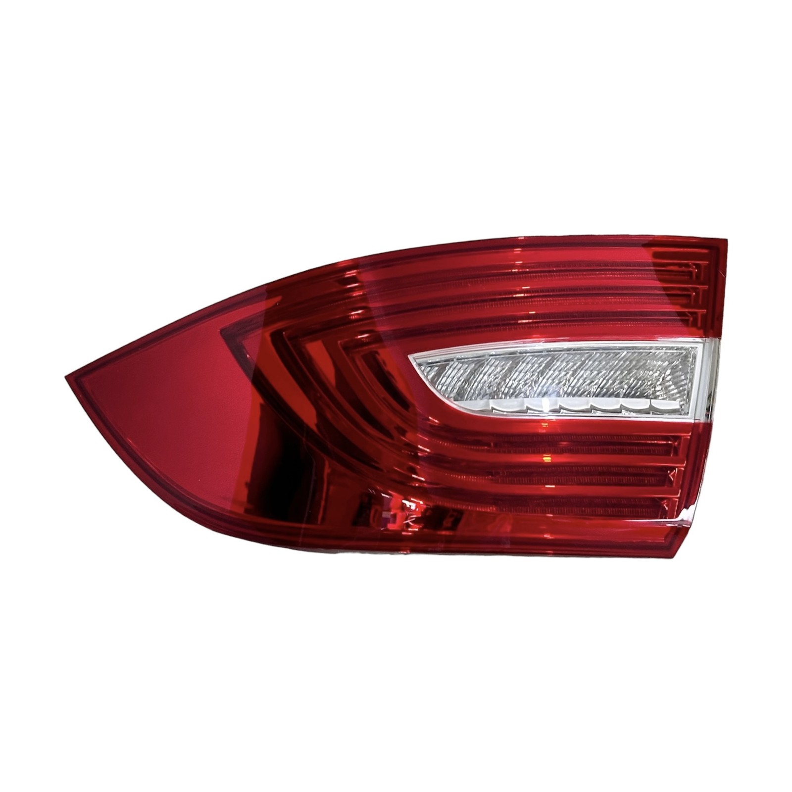 Dış Stop Lambası Skoda Super B 2013-2015 (SAĞ, LEDLİ)