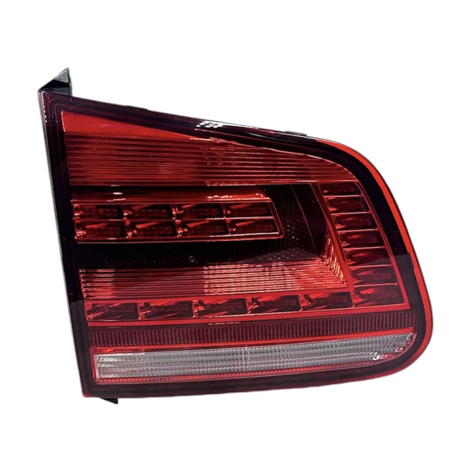 İç Stop Lambası Volkswagen Tiguan 2012-2015 (SOL, LEDLİ)